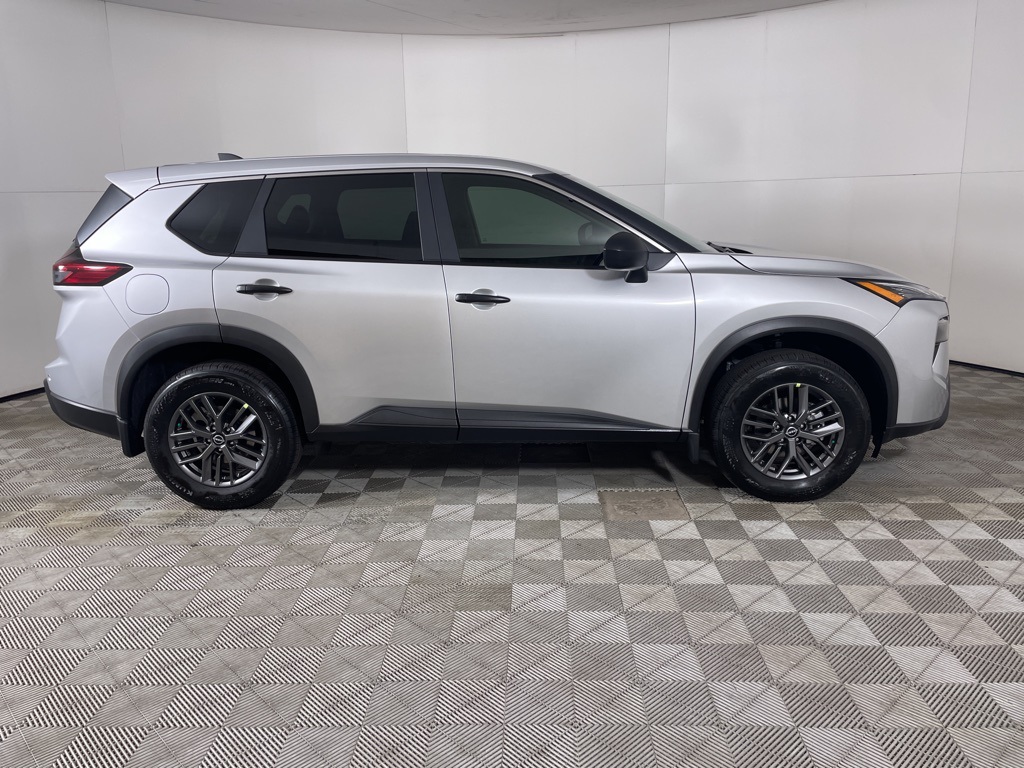 2025 Nissan Rogue S photo 8
