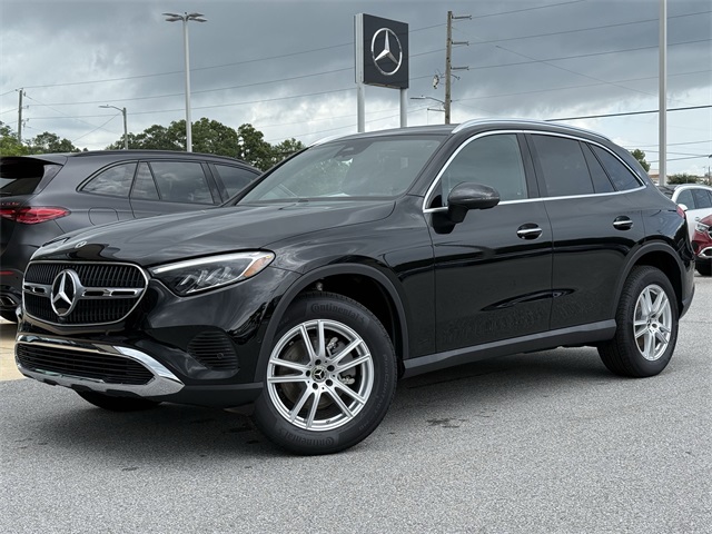 2025 Mercedes-Benz GLC Base's photo
