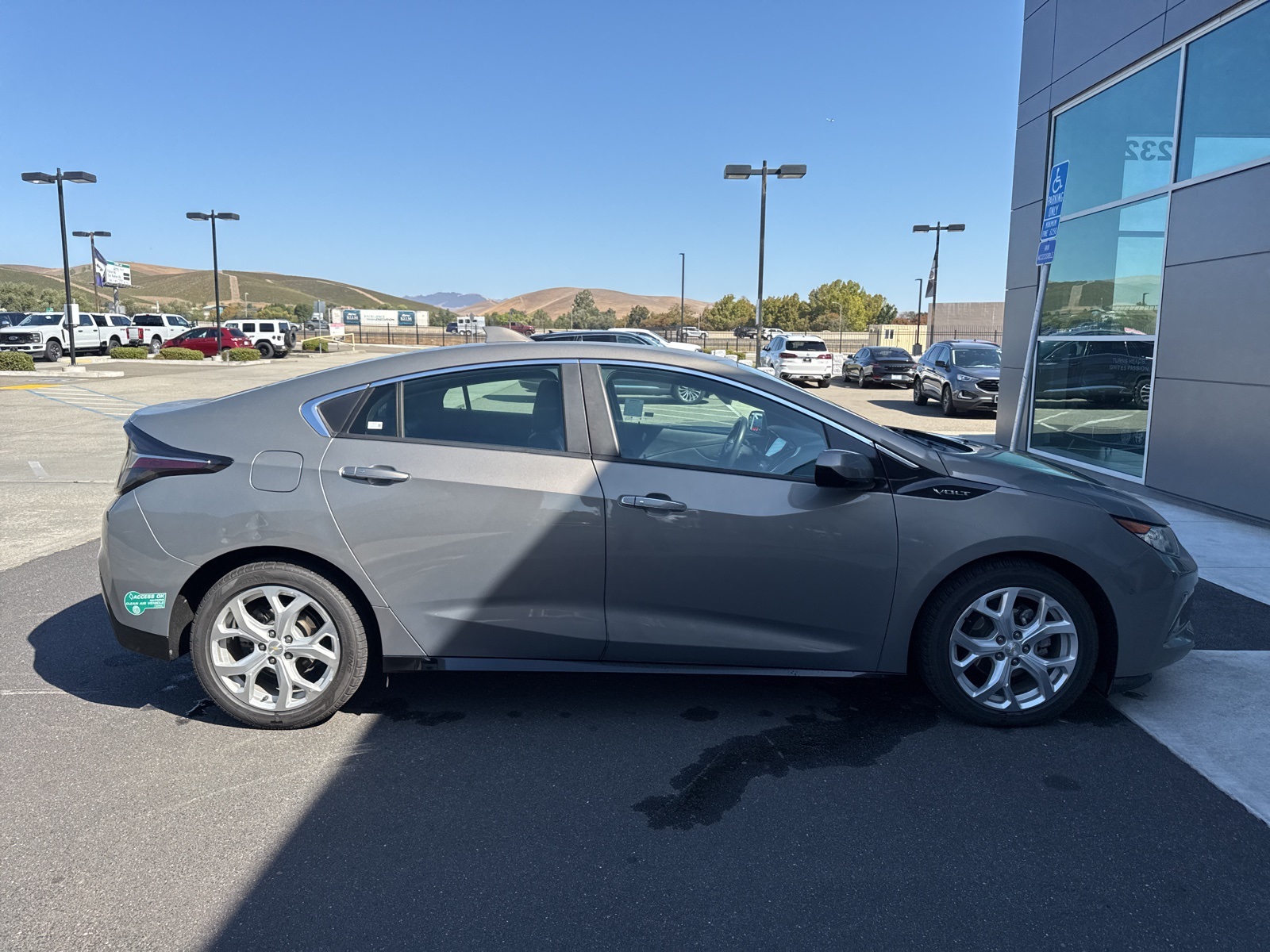 2017 Chevrolet Volt Premier photo 4