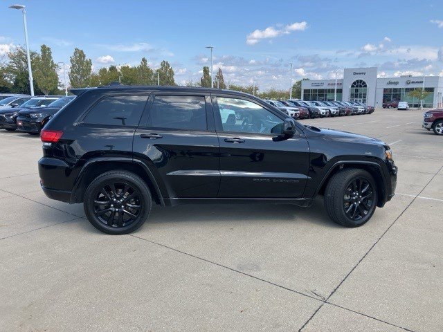 2020 Jeep Grand Cherokee Altitude photo 3