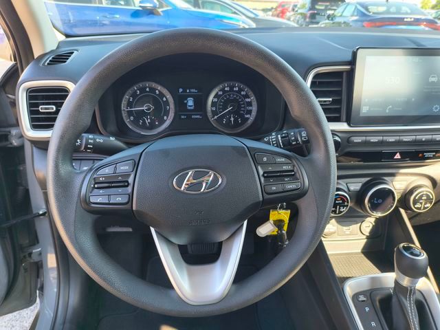 2020 Hyundai Venue SEL photo 16