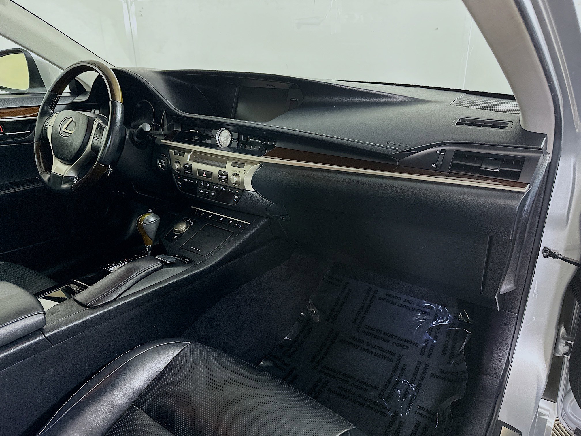 2014 Lexus ES 350 photo 27