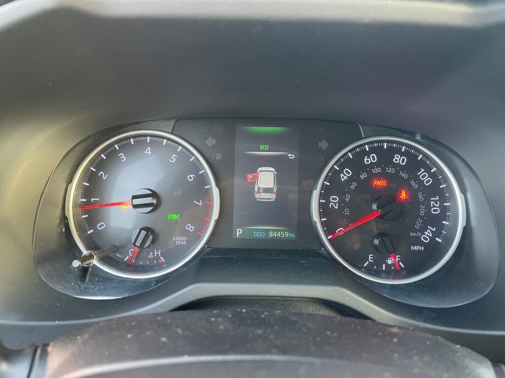 2019 Toyota RAV4 LE photo 13