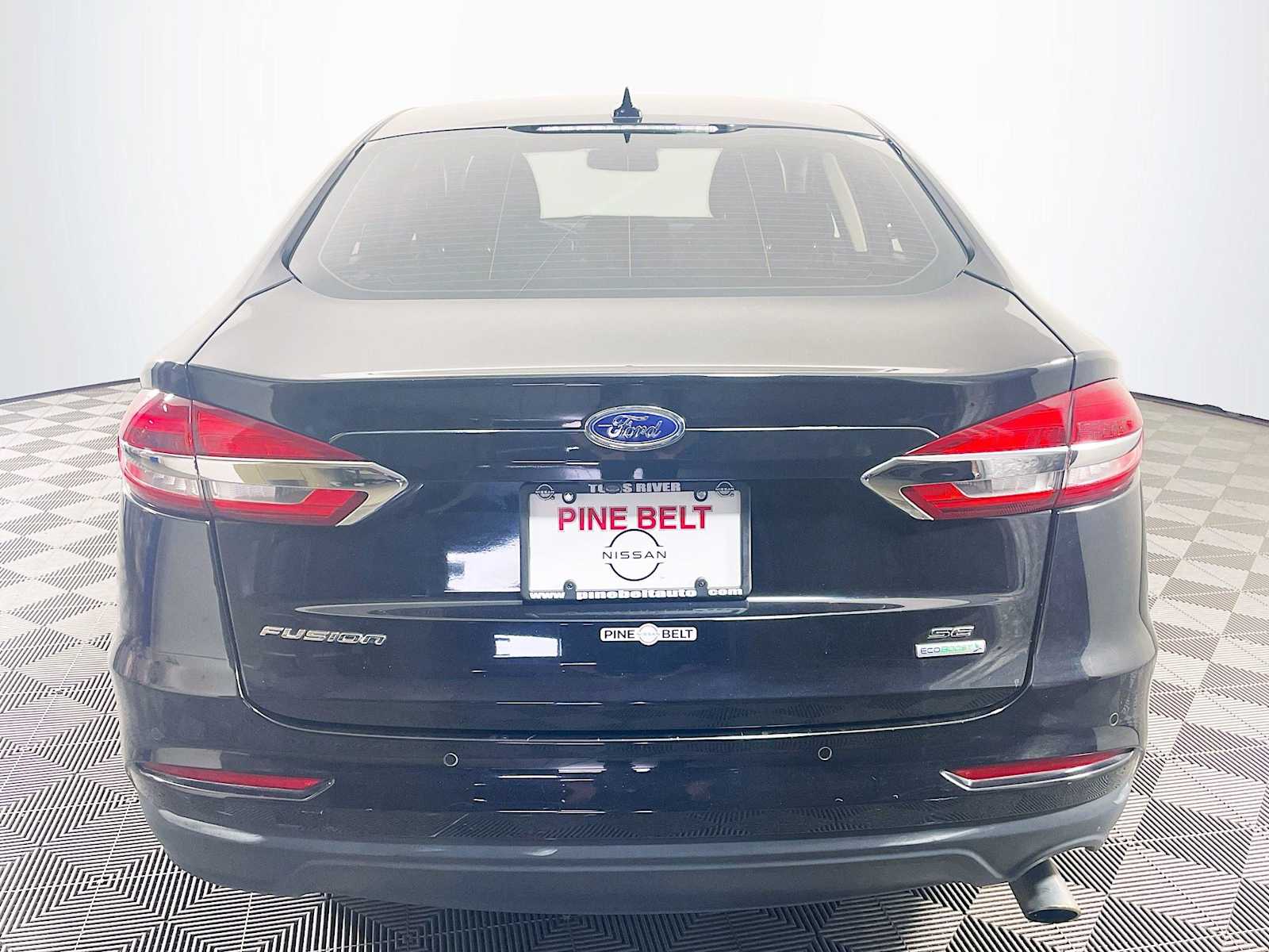 2019 Ford Fusion SE photo 4