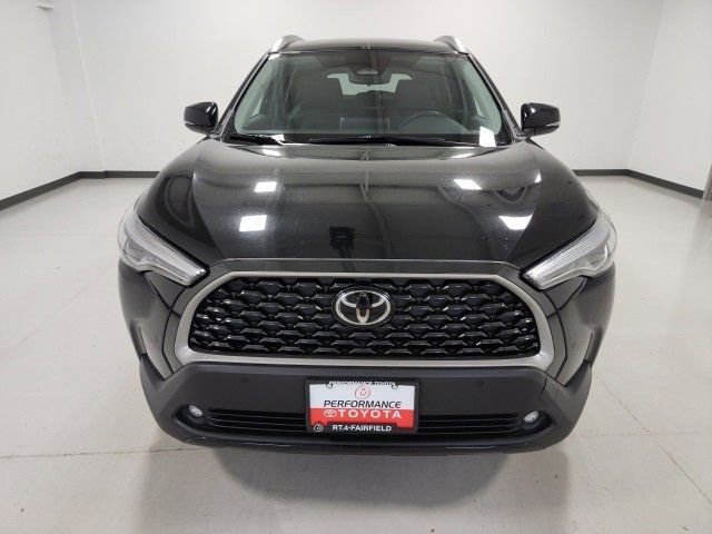 2024 Toyota Corolla Cross XLE photo 4
