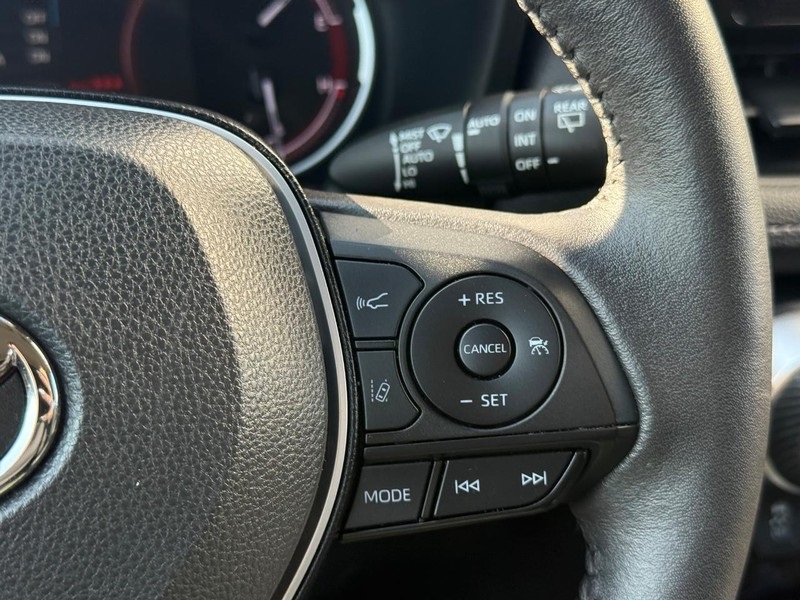 2023 Toyota RAV4 XLE photo 19