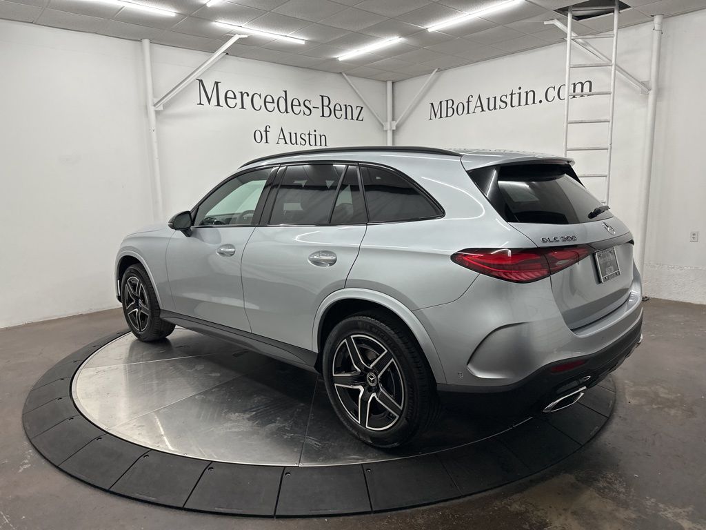 2026 Mercedes Benz GLC 300 photo 3