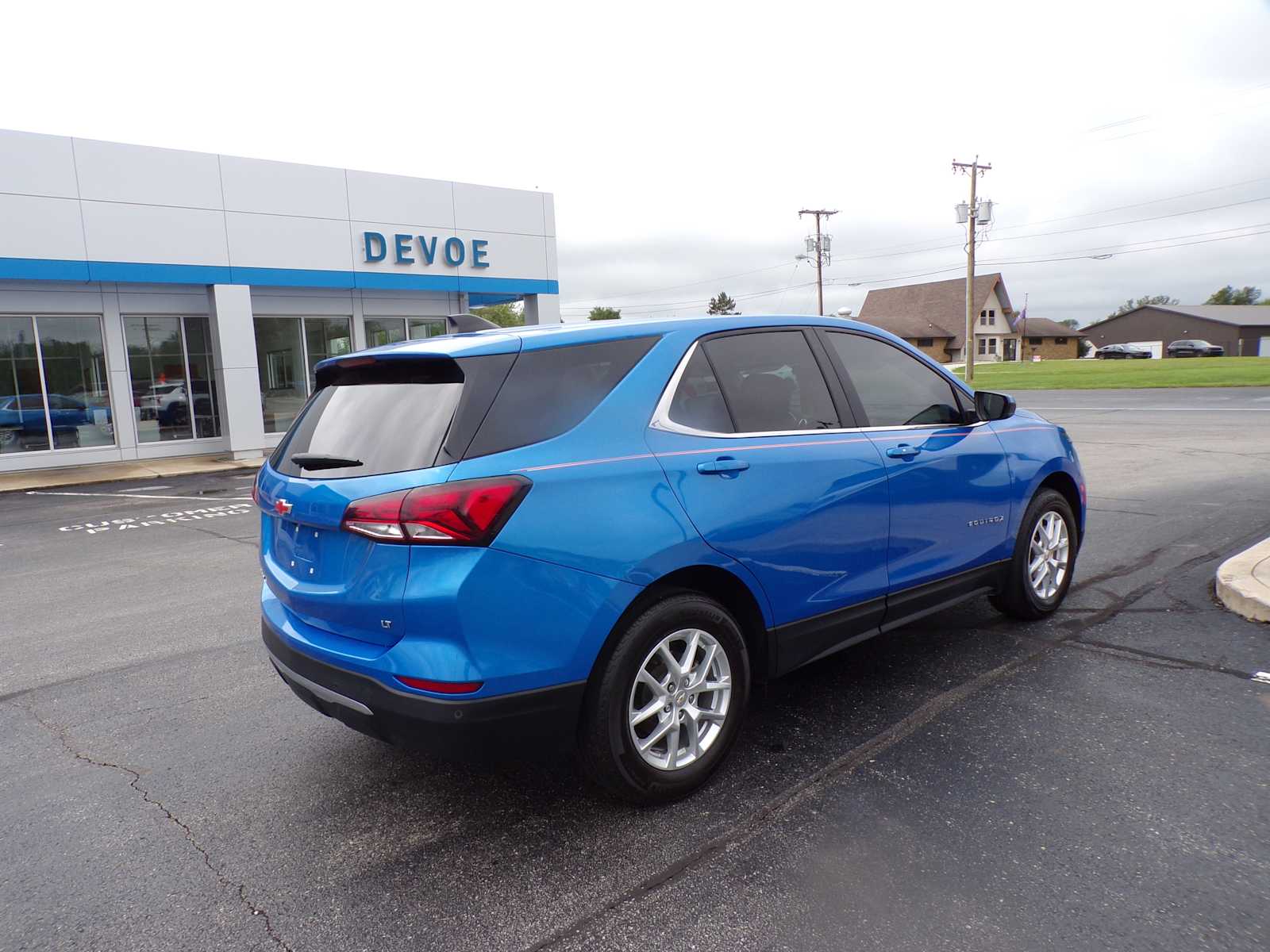 2024 Chevrolet Equinox LT photo 3