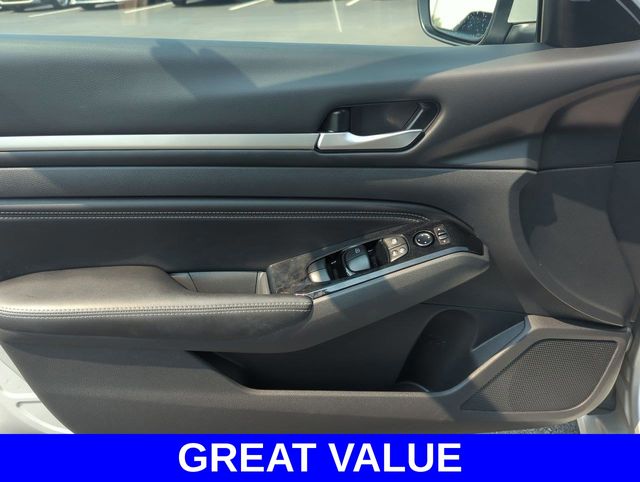 2023 Nissan Altima 2.5 SV photo 11