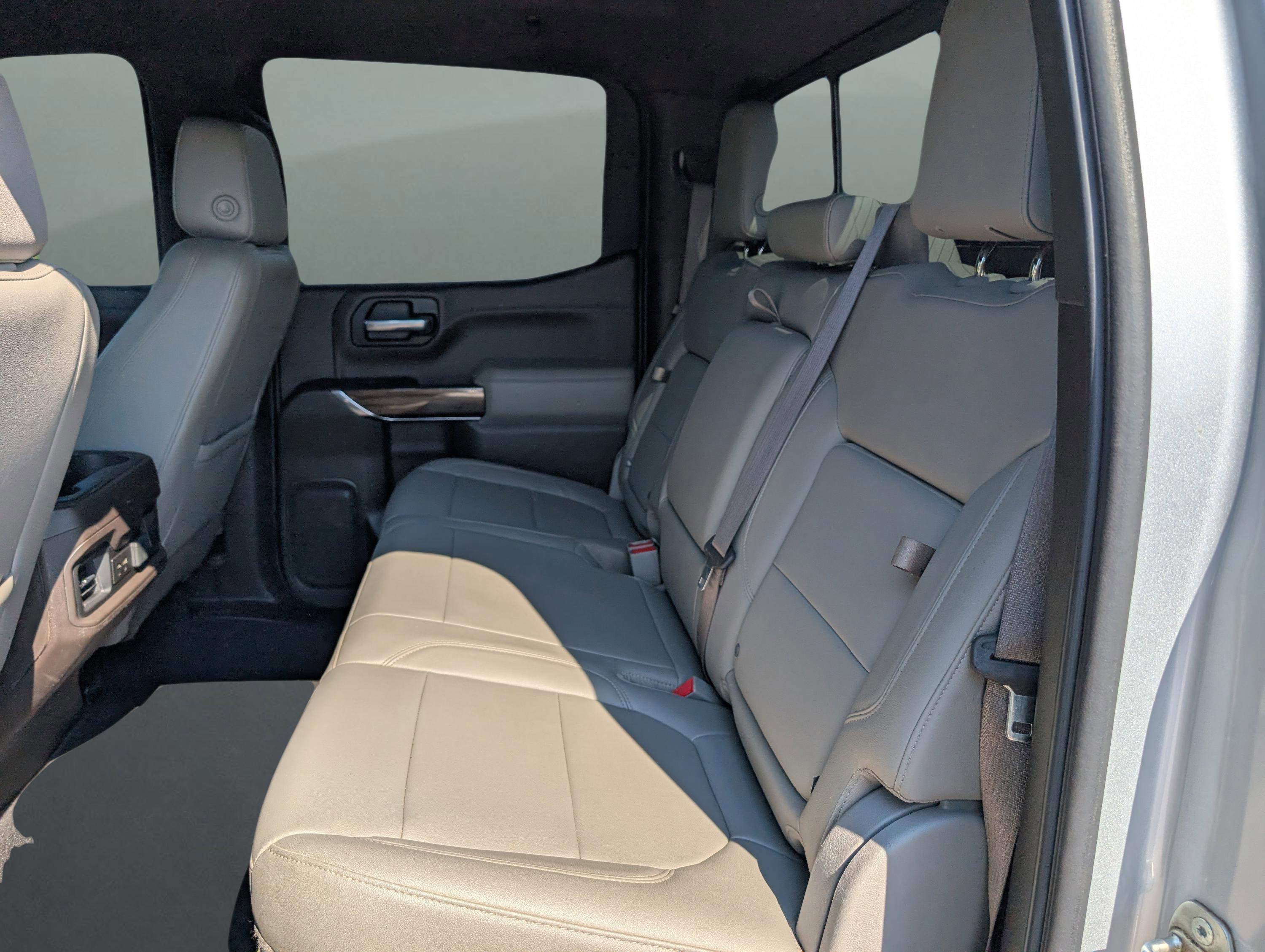 2020 Chevrolet Silverado 1500 RST photo 12