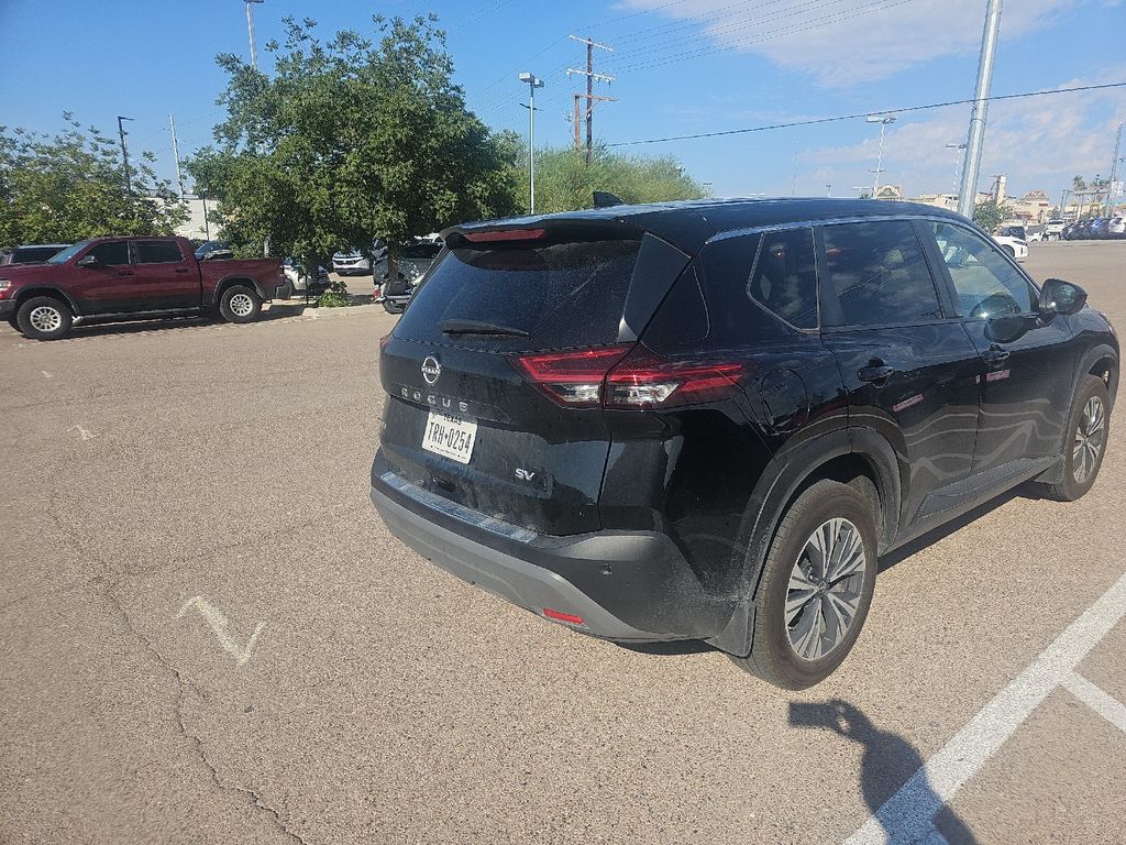 2023 Nissan Rogue SV photo 4