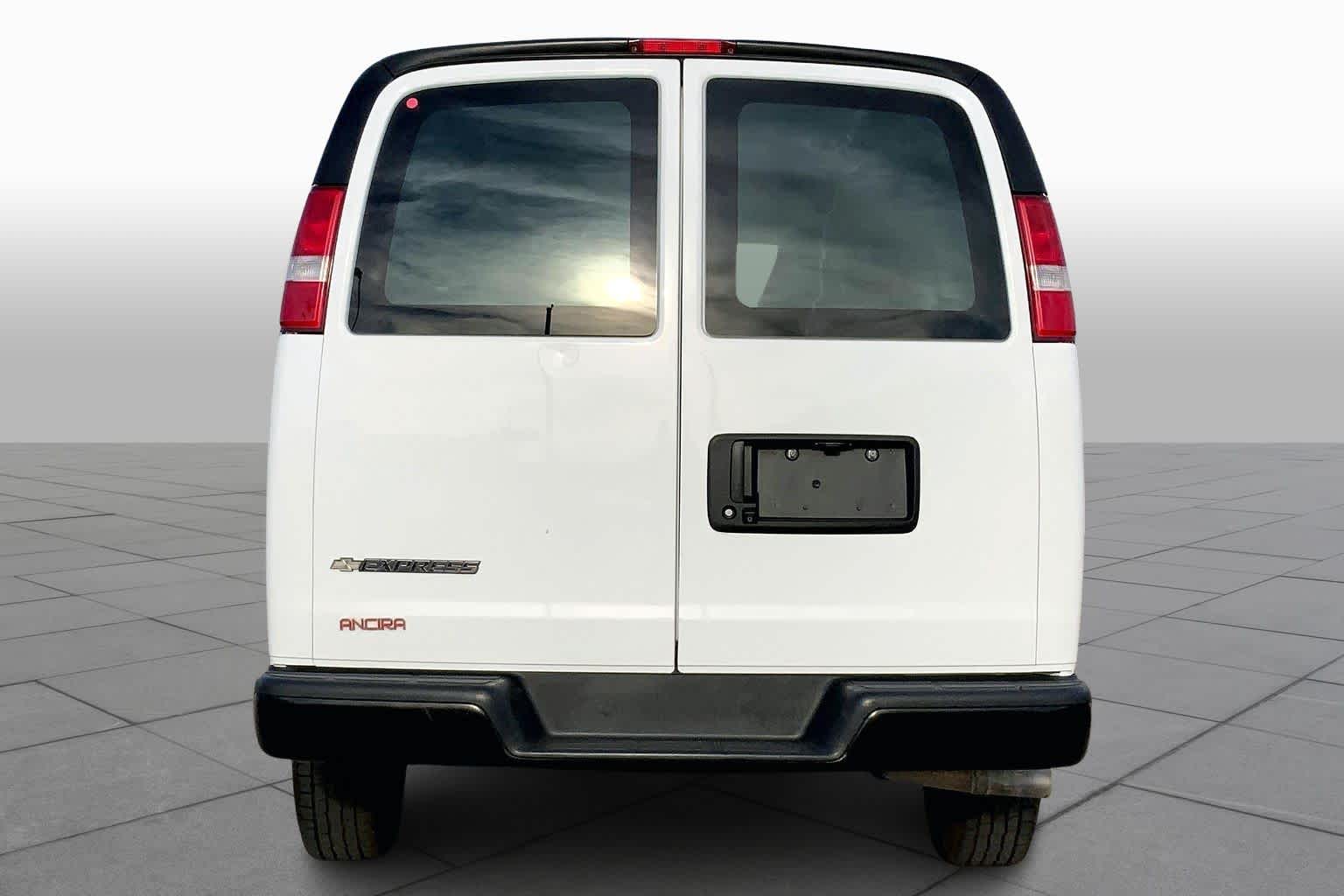 2022 Chevrolet Express Cargo photo 4