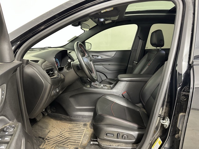 2023 Chevrolet Equinox RS photo 2
