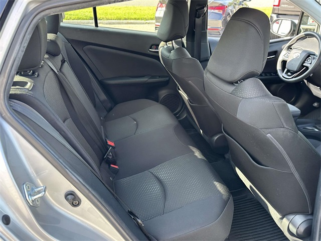 2022 Toyota Prius LE AWD-e photo 14