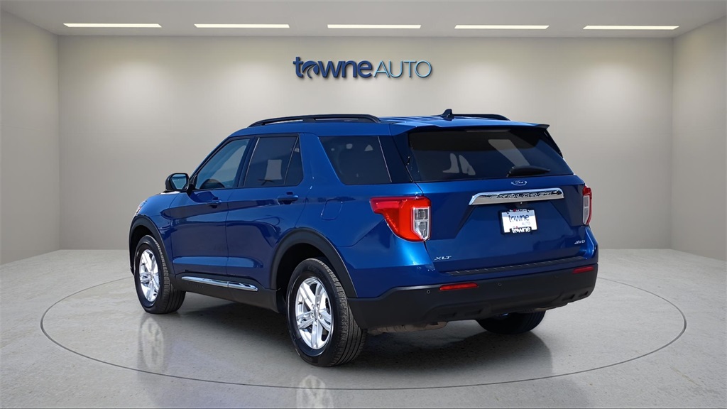 2023 Ford Explorer XLT photo 3