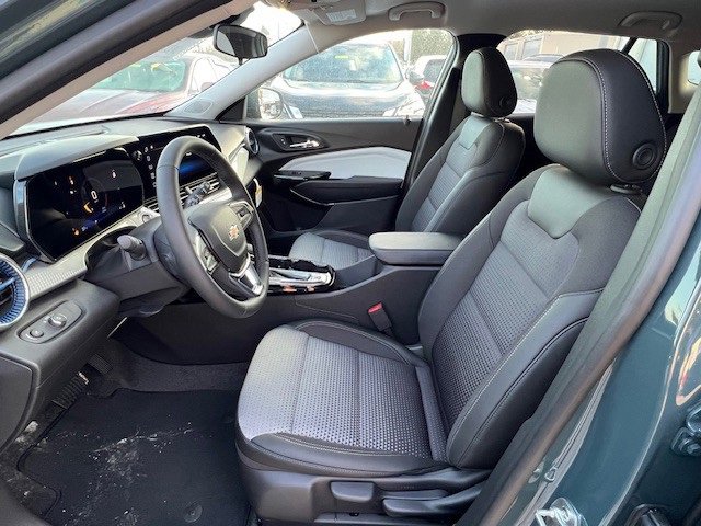 2026 Chevrolet Trax LT photo 13