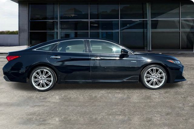 2021 Toyota Avalon Hybrid Limited photo 3