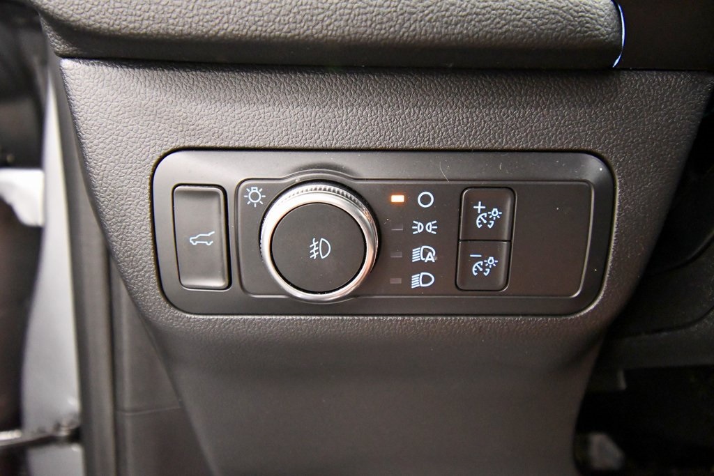 Used 2022 Iconic Silver Metallic Ford SEL image 19