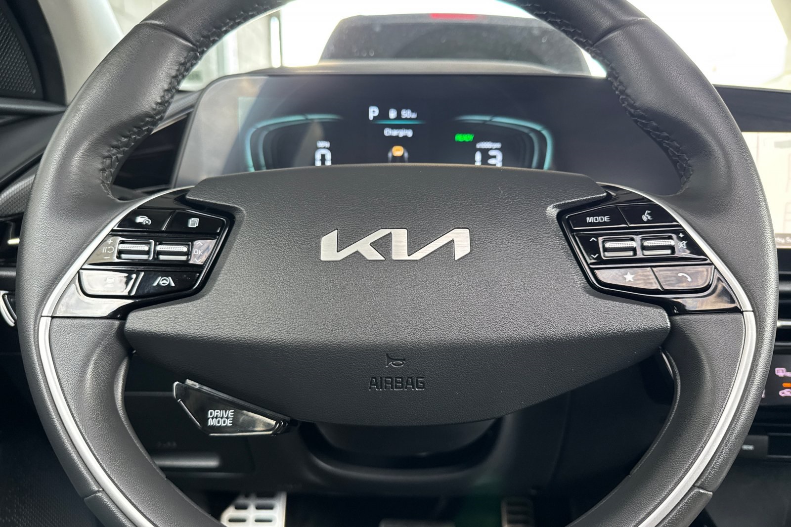 2023 Kia Niro EX photo 23
