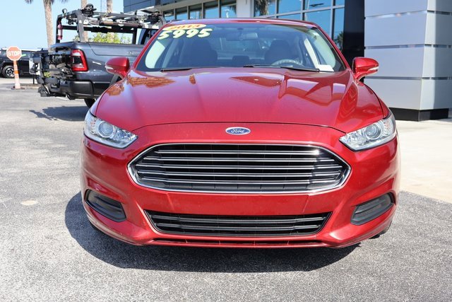 2013 Ford Fusion SE photo 2