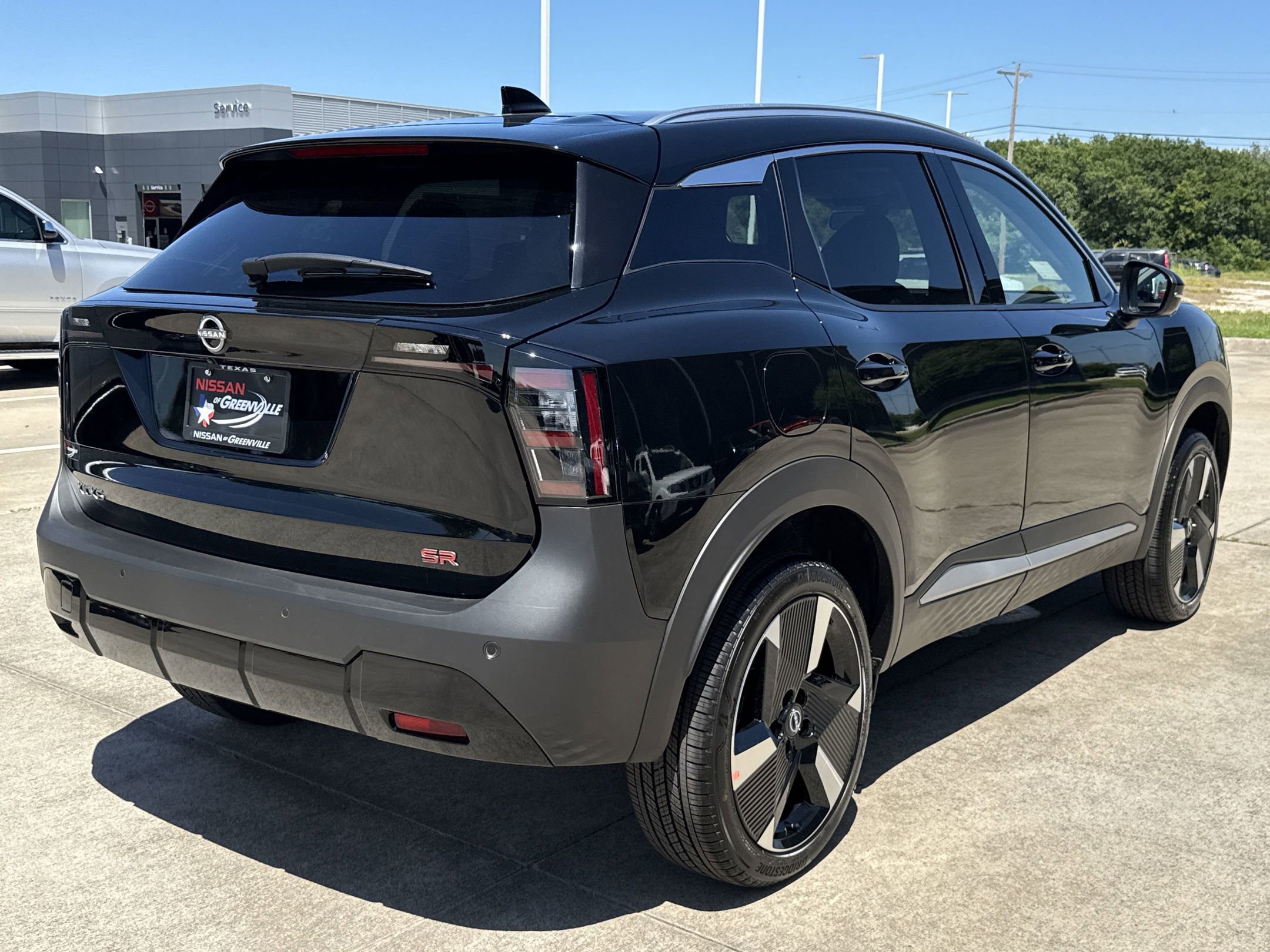 2025 Nissan Kicks SR photo 8