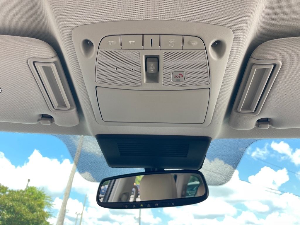 2023 Nissan Armada SL photo 19