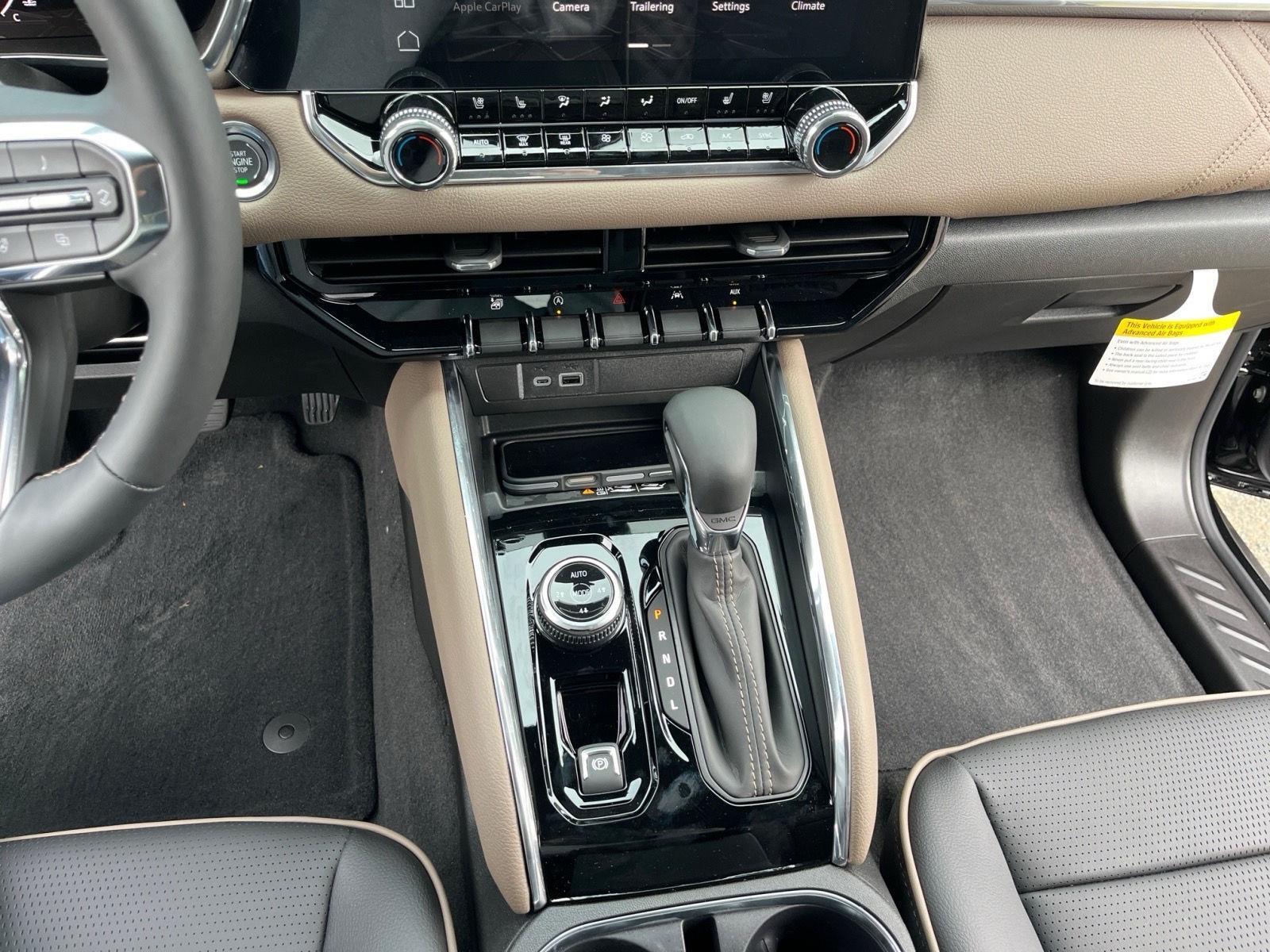 2026 Gmc Canyon Denali photo 14