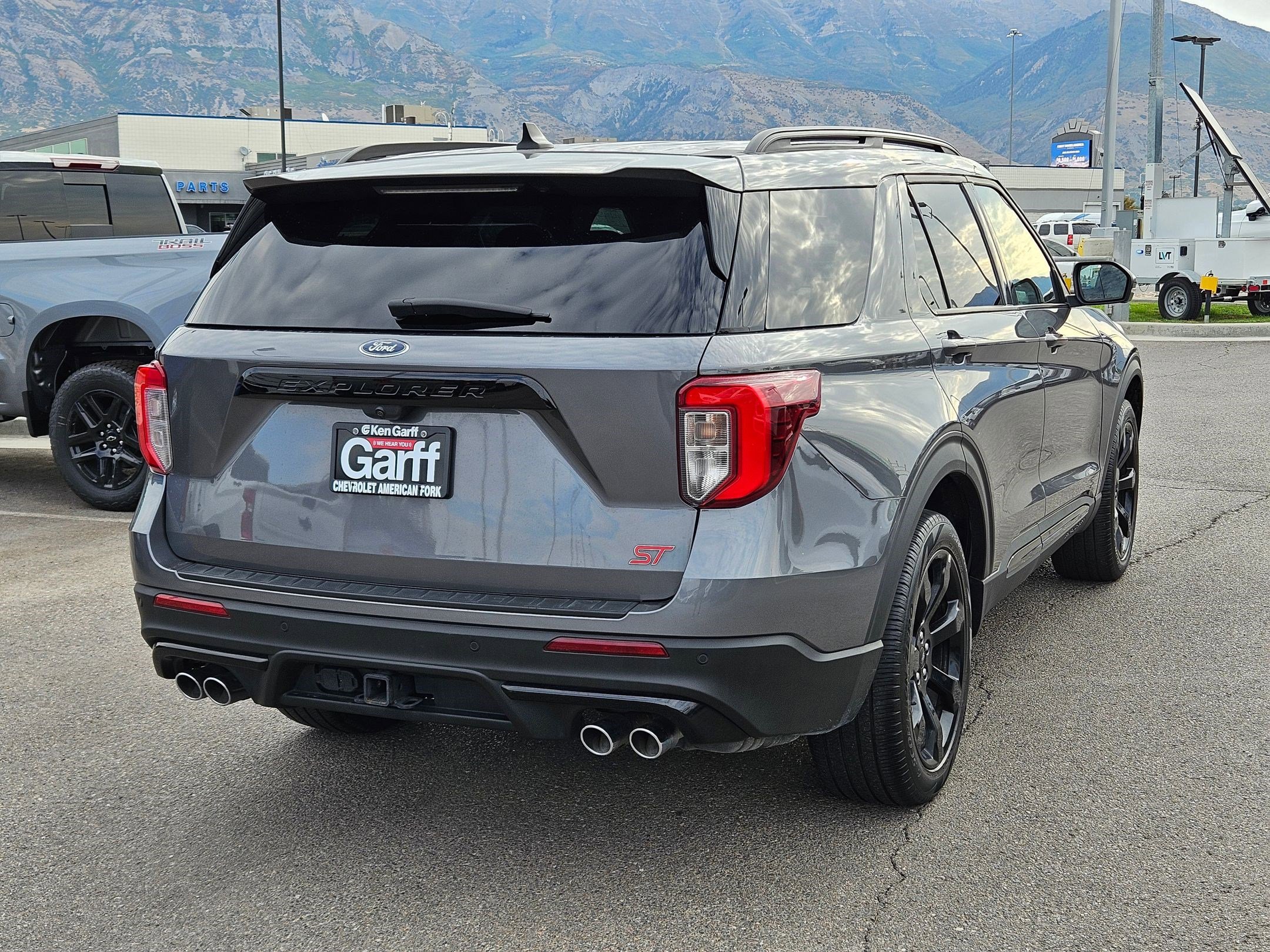 2023 Ford Explorer ST photo 3