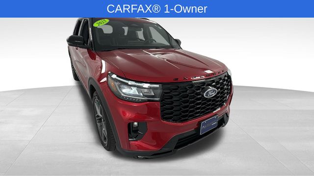 2025 Ford Explorer ST's photo