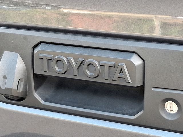 2023 Toyota Tacoma TRD Off-Road V6 photo 26
