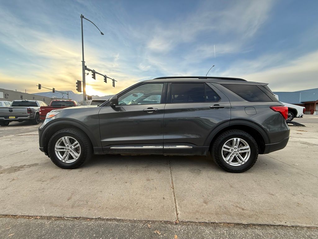2020 Ford Explorer XLT photo 2