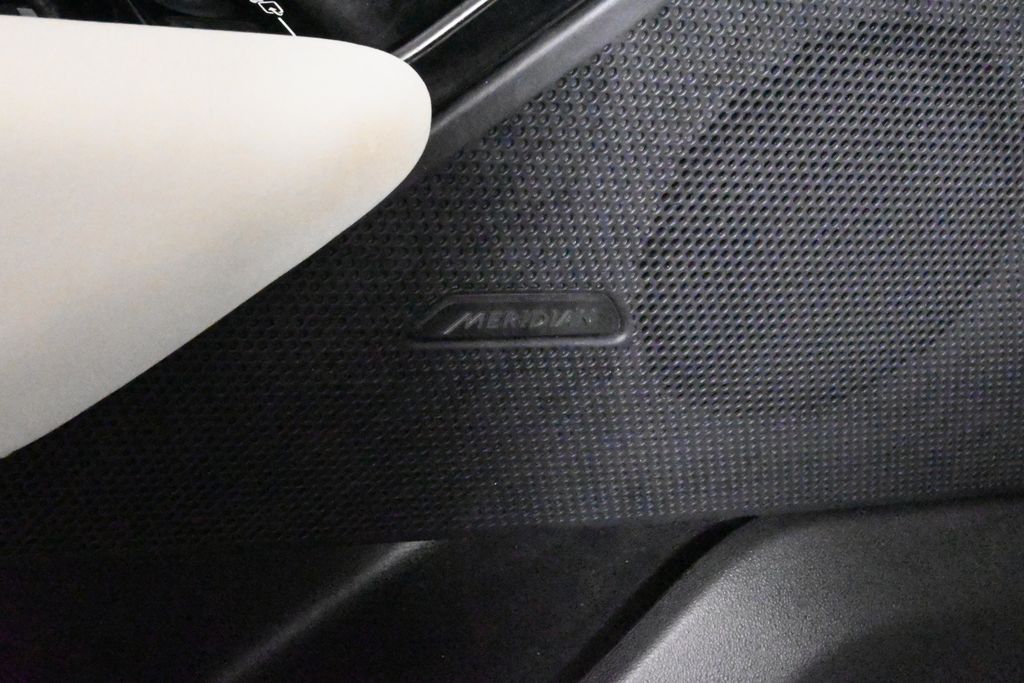 2023 Land Rover Range Rover Velar R-Dynamic S photo 30