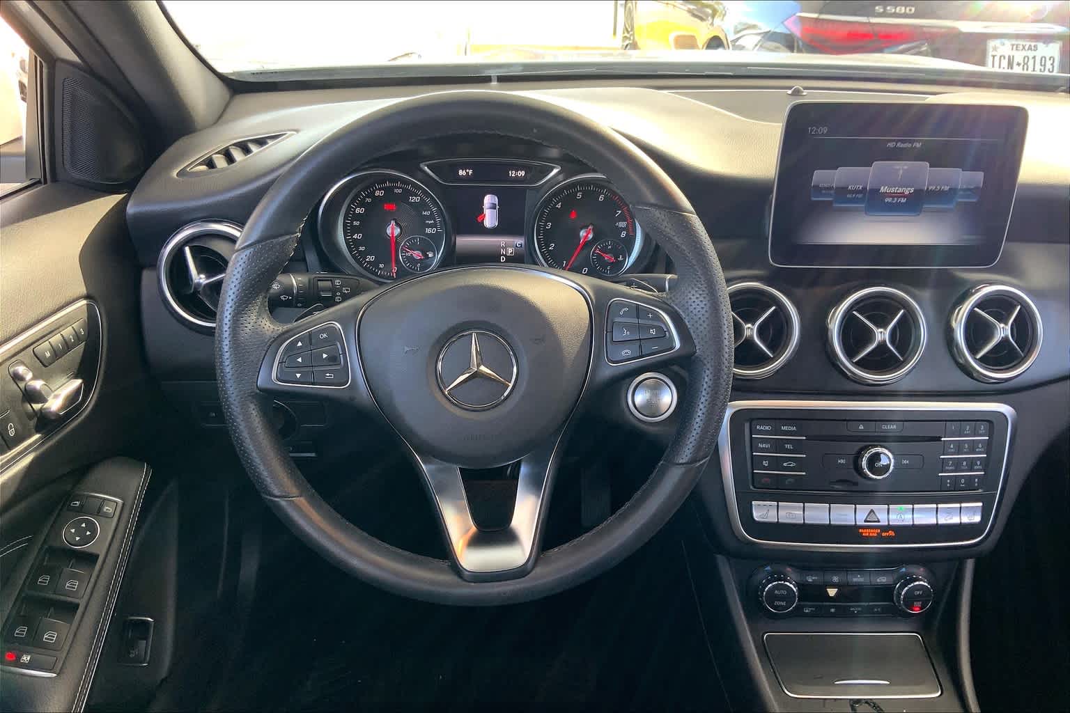 2020 Mercedes Benz GLA 250 4MATIC photo 2