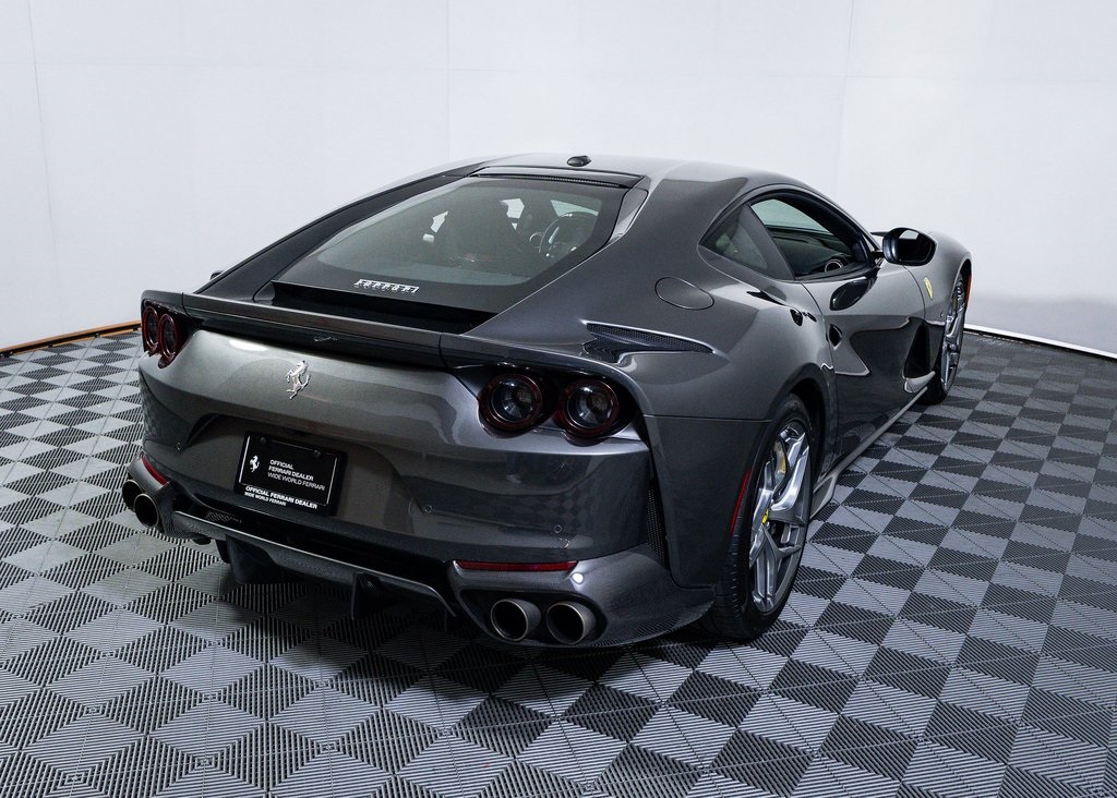2020 Ferrari 812 Superfast Base photo 12