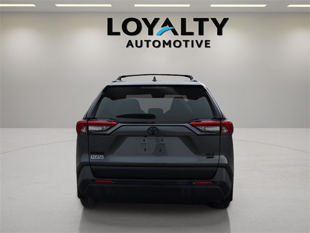 2025 Toyota RAV4 XLE photo 3