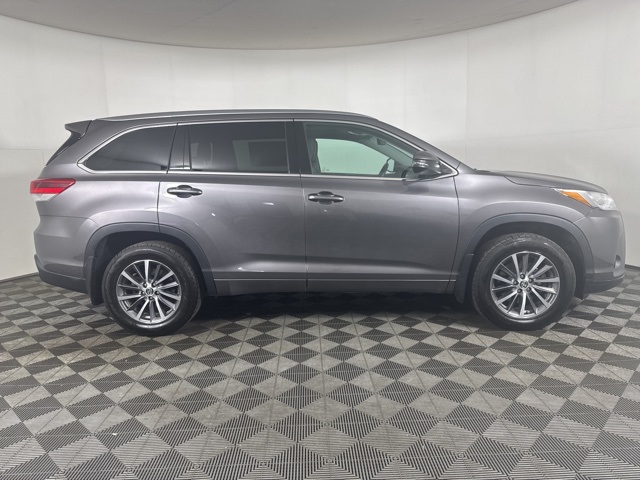 2018 Toyota Highlander XLE photo 2