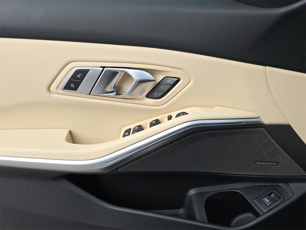 2023 Bmw 330i Sedan photo 18