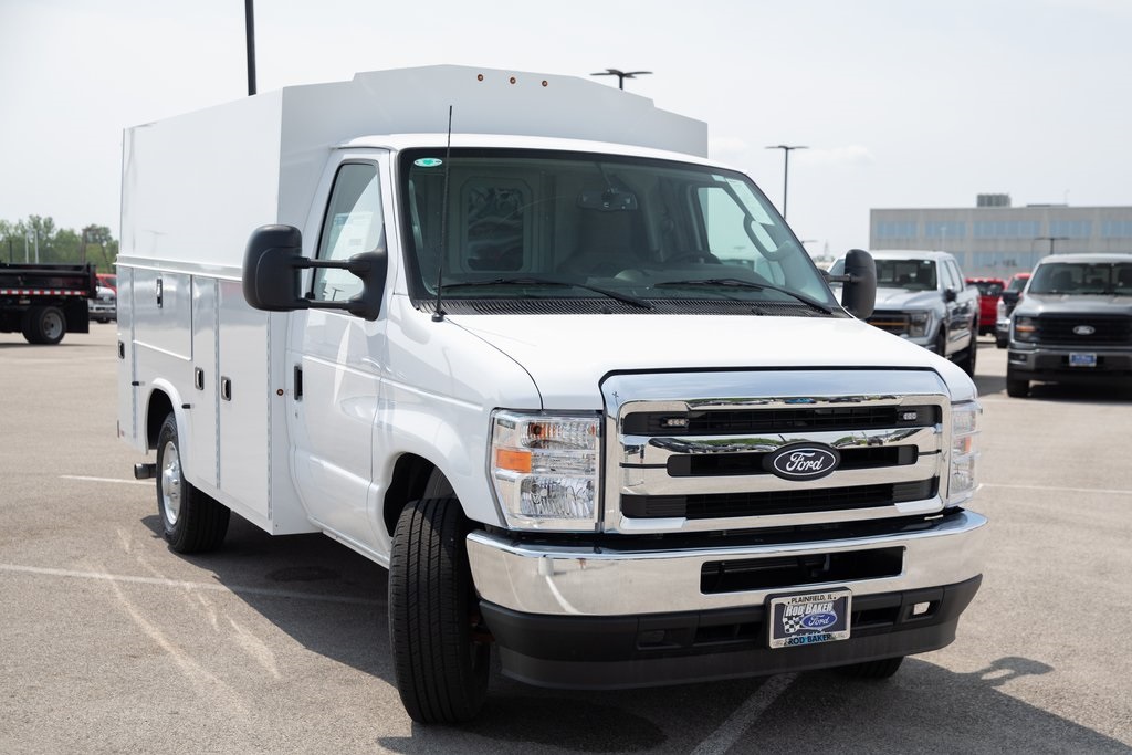 2026 Ford E-350 Base photo 7