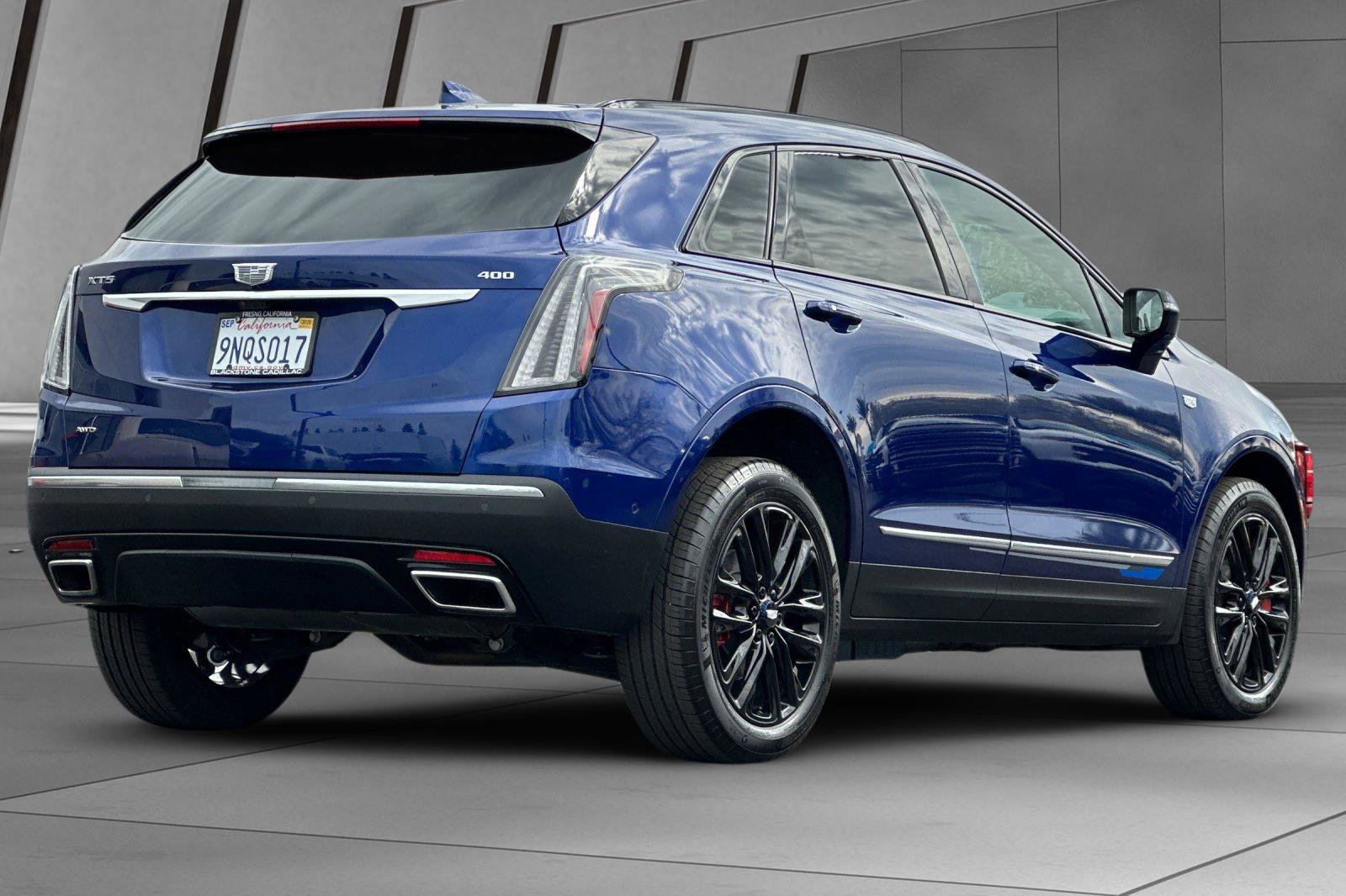 2025 Cadillac XT5 Sport photo 3