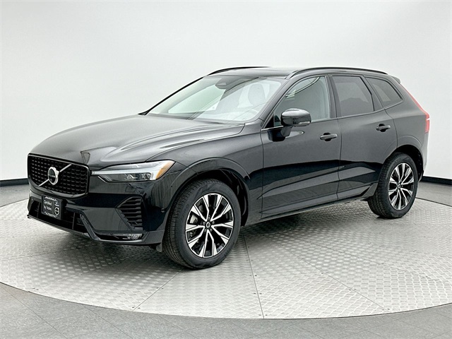2025 Volvo XC60 Plus's photo