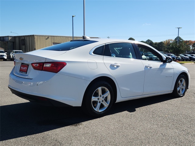 2024 Chevrolet Malibu LS photo 3