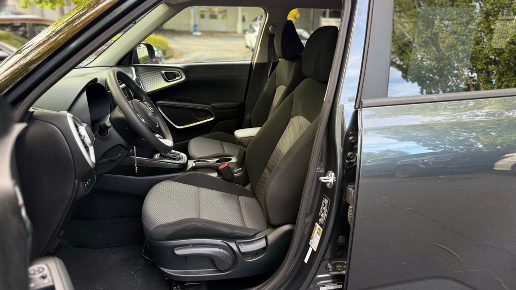 2024 Kia Soul LX photo 11