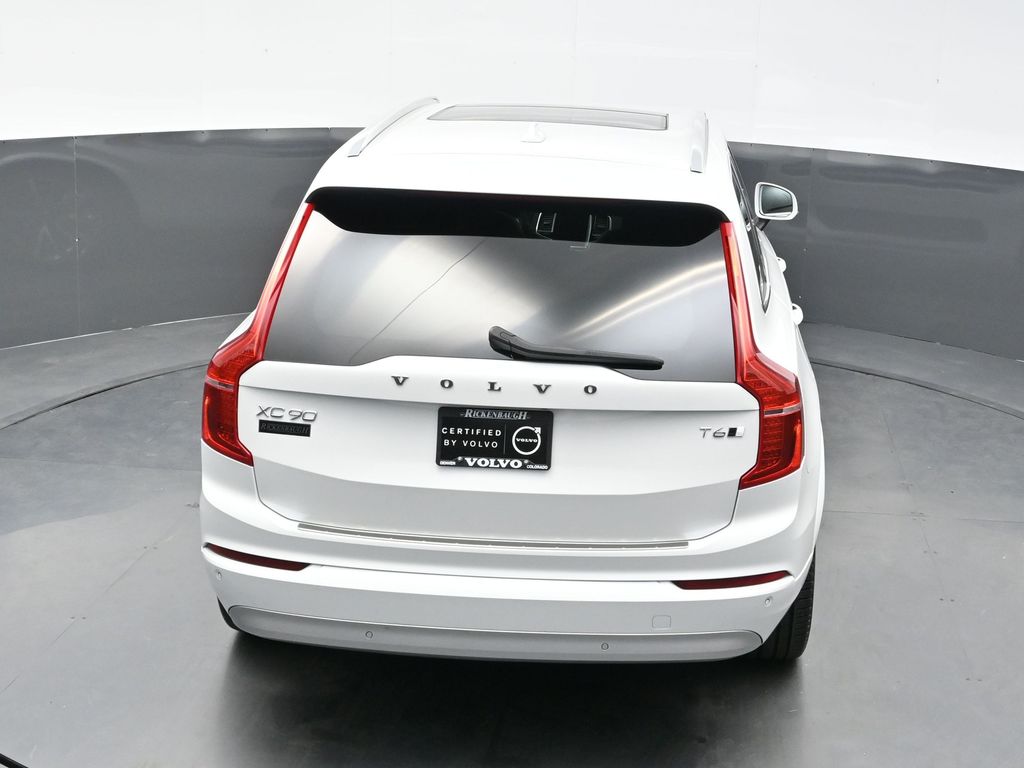 2022 Volvo XC90 T6 Momentum photo 29