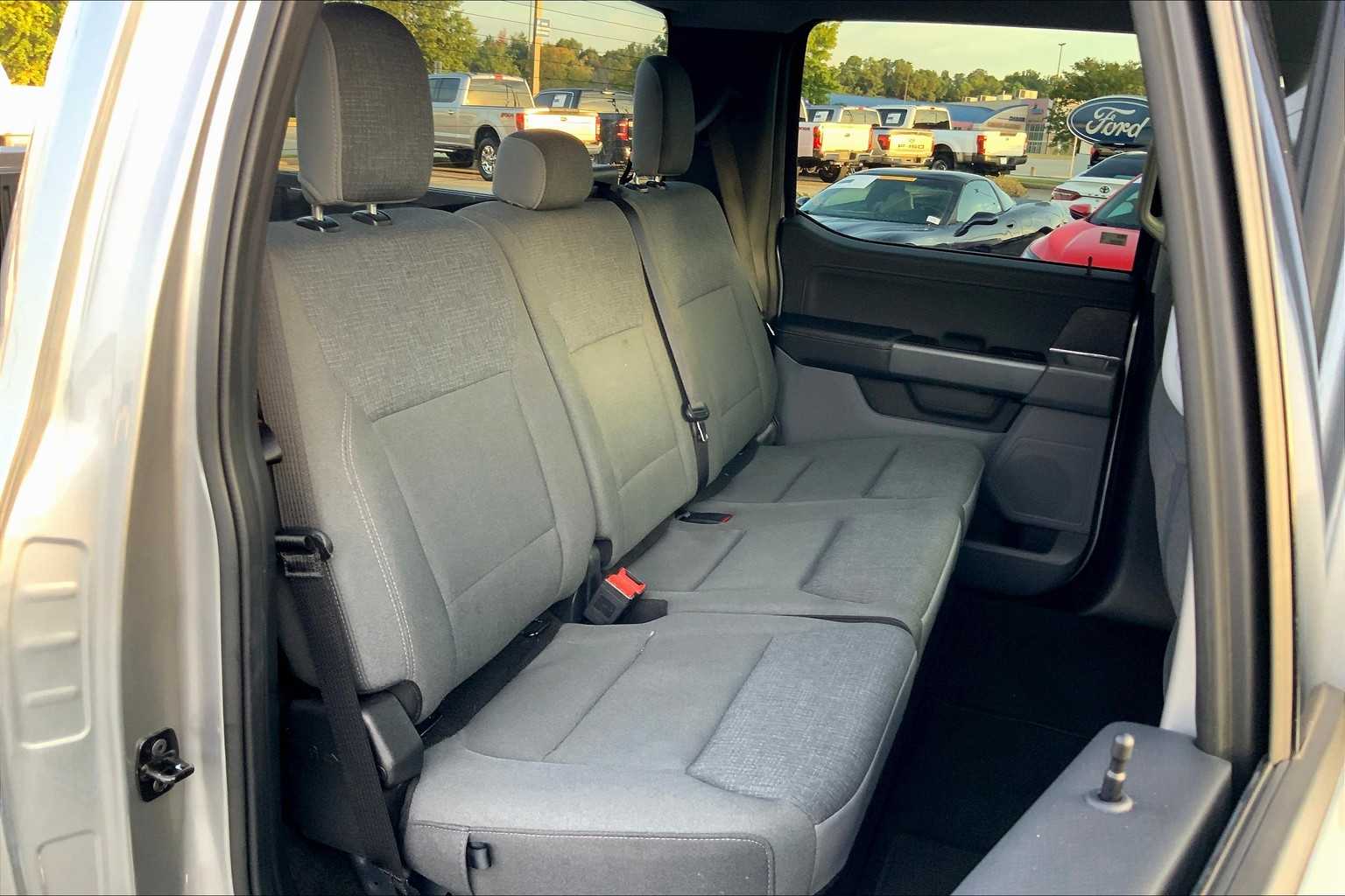 2024 Ford F-150 XLT photo 16