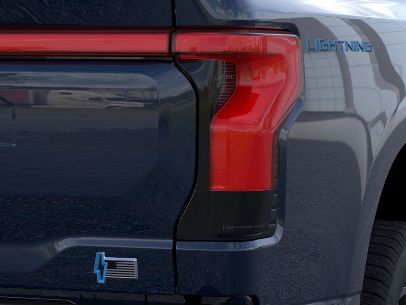2025 Ford F-150 Lightning Lariat photo 21