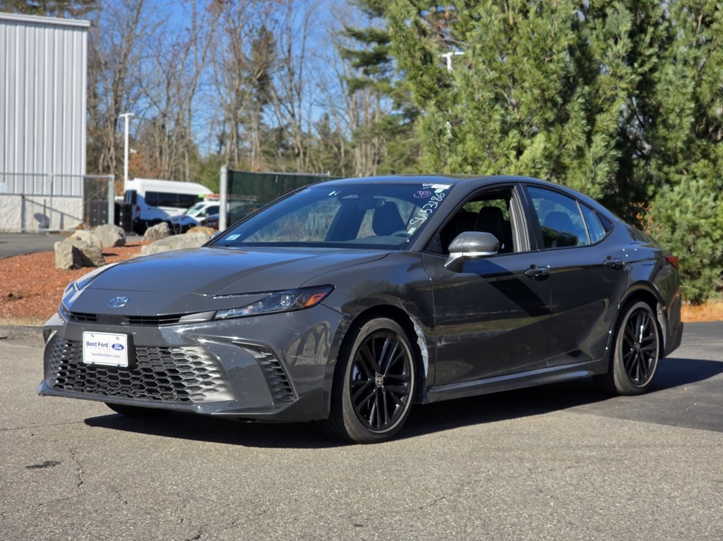 2025 Toyota Camry SE photo 4