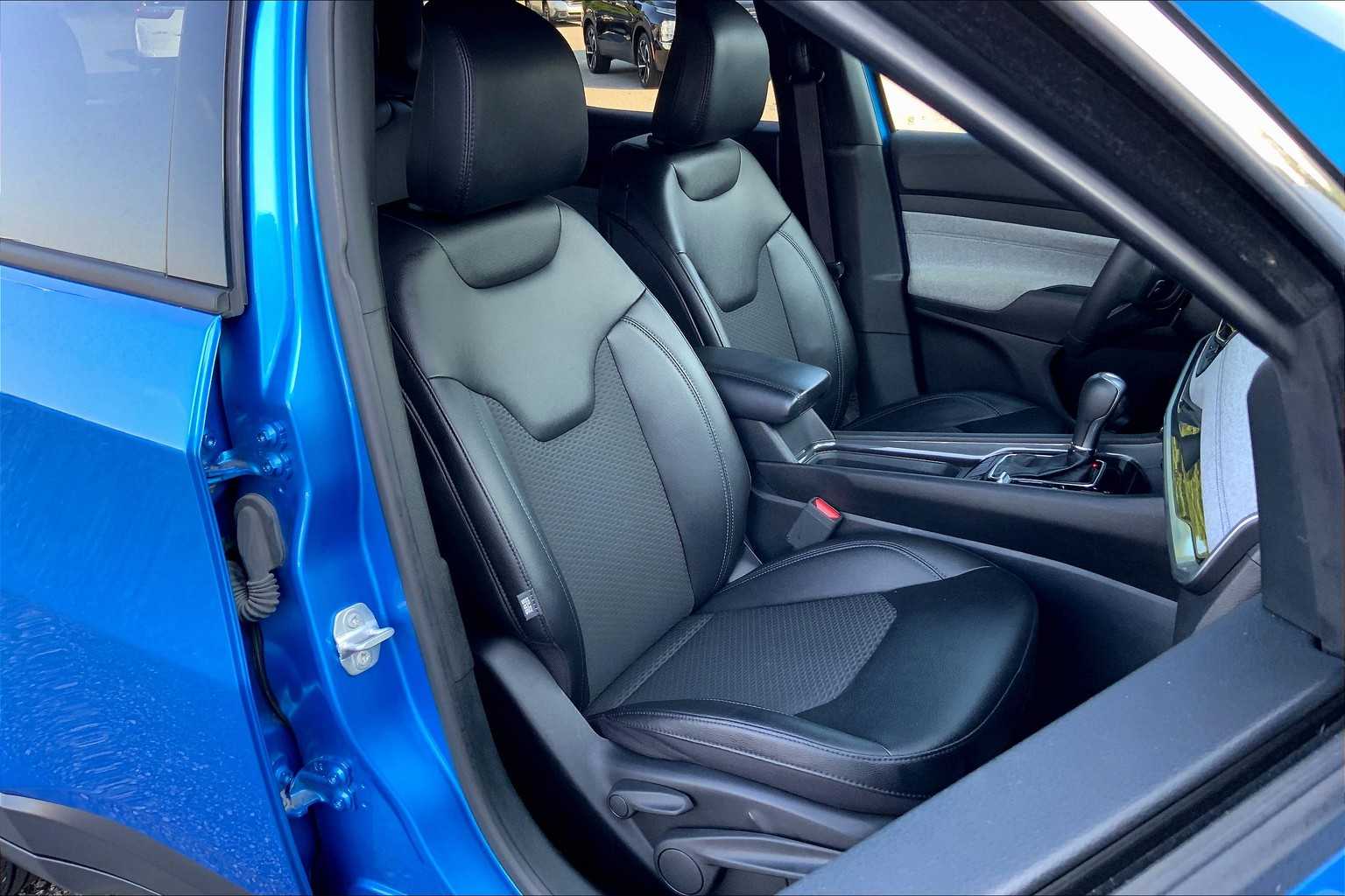 2024 Jeep Compass Latitude photo 8