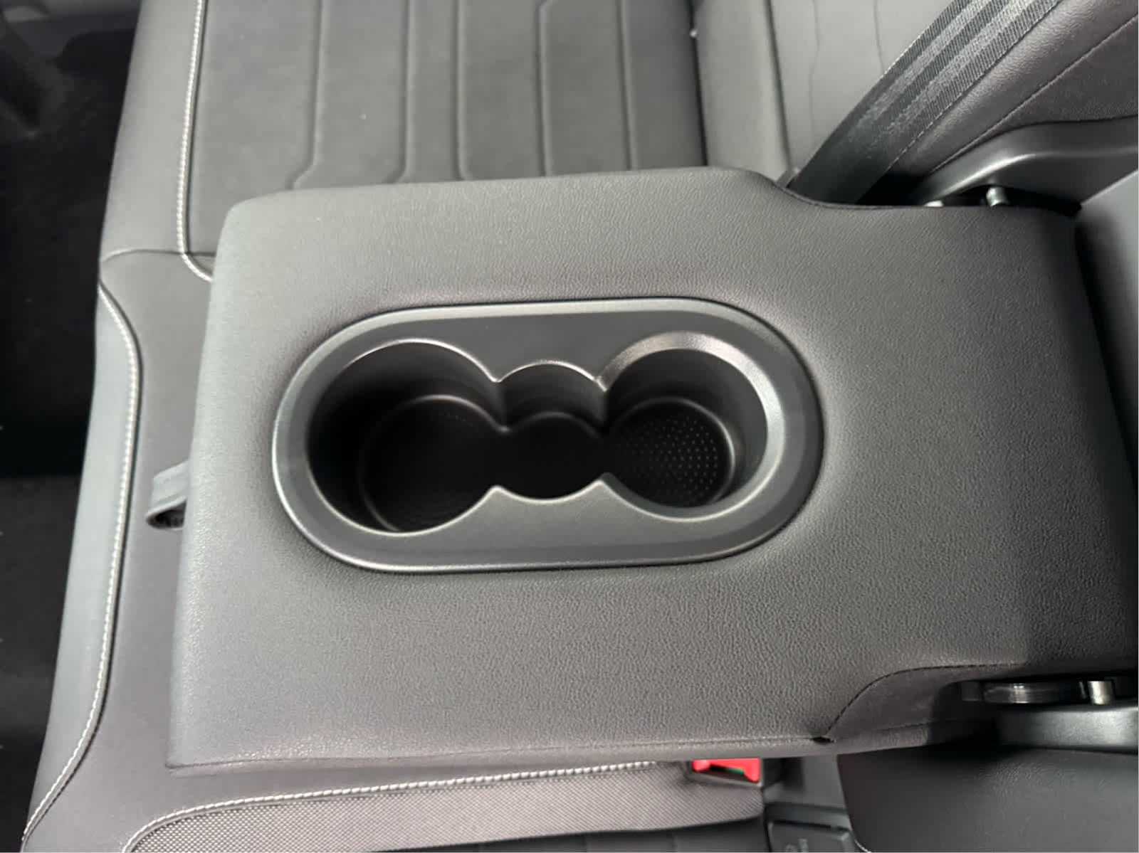 2025 Volkswagen Taos SE photo 30