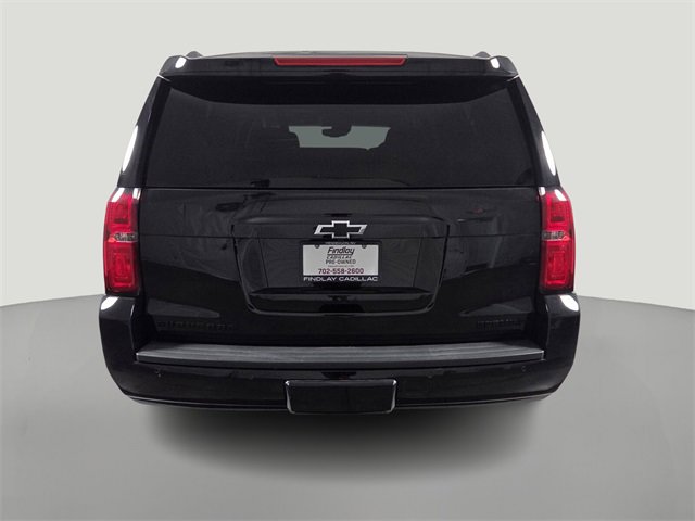 2019 Chevrolet Suburban Premier photo 2