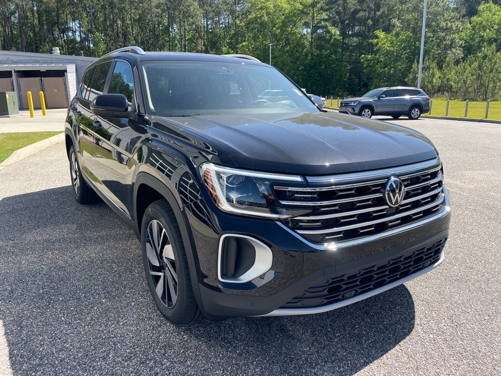 2025 Volkswagen Atlas SE photo 3